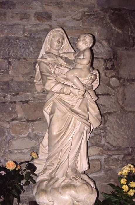 statue : Vierge à l'Enfant