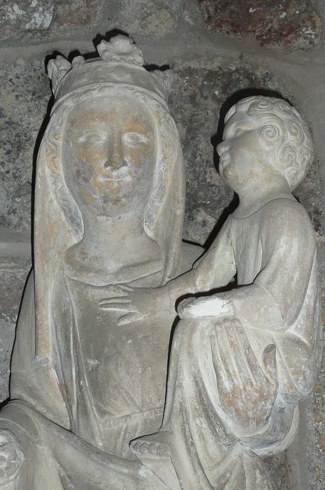 statue : Vierge à l'Enfant, vue partielle