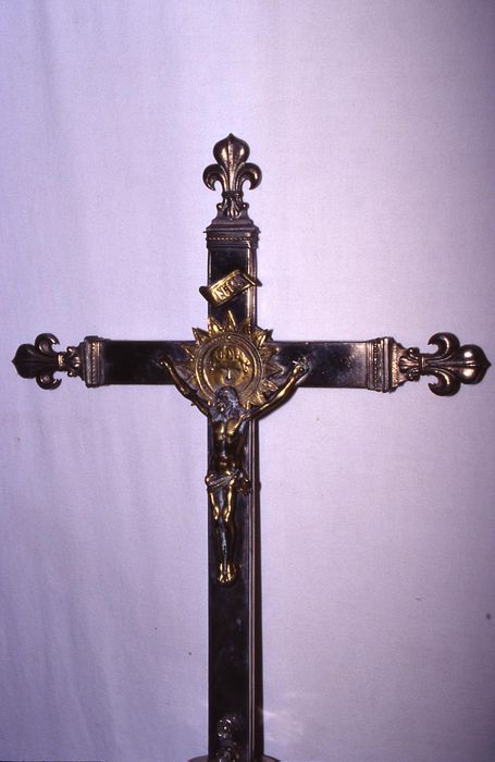 croix de procession, vue partielle