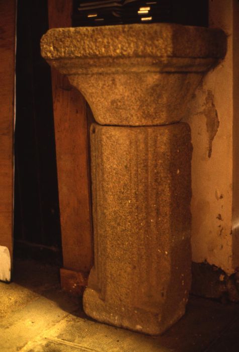bénitier - © Ministère de la Culture (France), Conservation des antiquités et des objets d’art d’Ille-et-Vilaine - Tous droits réservés