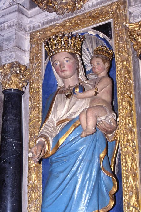 statue : Vierge à l'Enfant, vue partielle