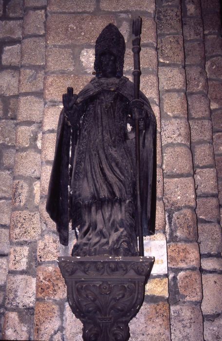 statue : Saint Evêque