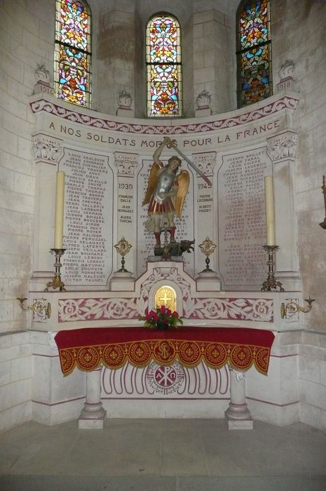 statue : Saint Michel terrassant le dragon - © Ministère de la Culture (France), Conservation des antiquités et des objets d'art d'Ille-et-Vilaine, tous droits réservés