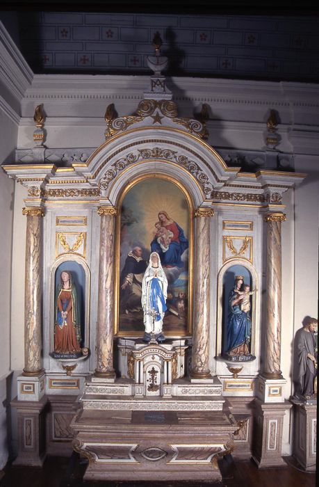 retable de l'autel du Rosaire, statues : Vierge à l'Enfant, Sainte Madeleine, tableau : Don du rosaire à saint Dominique - © Ministère de la Culture (France), Conservation des antiquités et des objets d’art d’Ille-et-Vilaine - Tous droits réservés