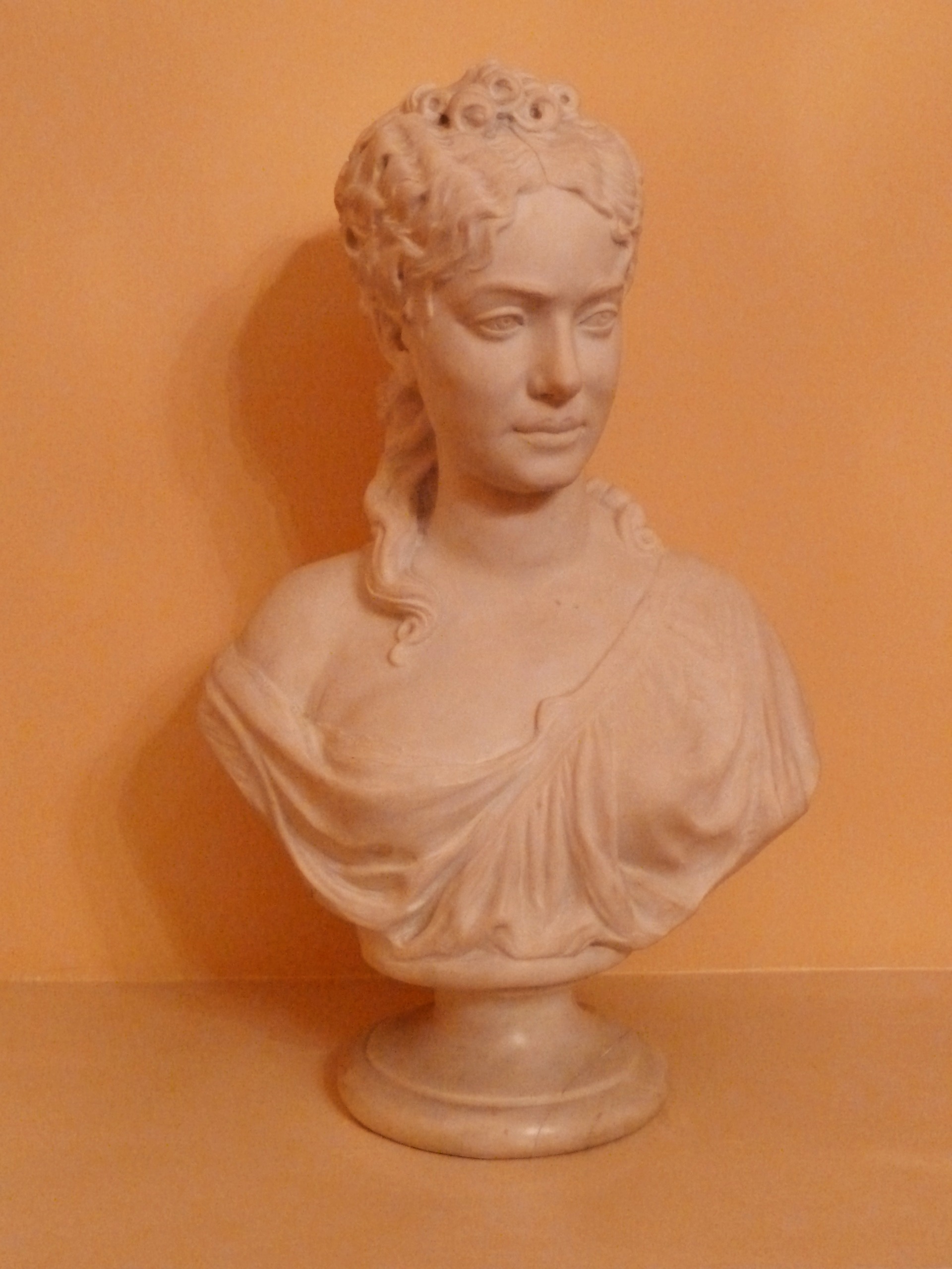 statue : buste de Mme de Fontarce - © Ministère de la Culture (France), Conservation des antiquités et des objets d'art de l'Indre, tous droits réservés 