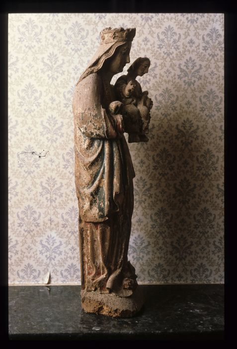 statue : Vierge à l'Enfant, profil droit, vue générale