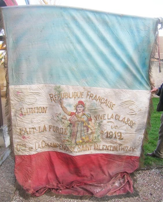 Drapeau ou insigne (drapeau de conscrits) : Classe 1912, vue générale