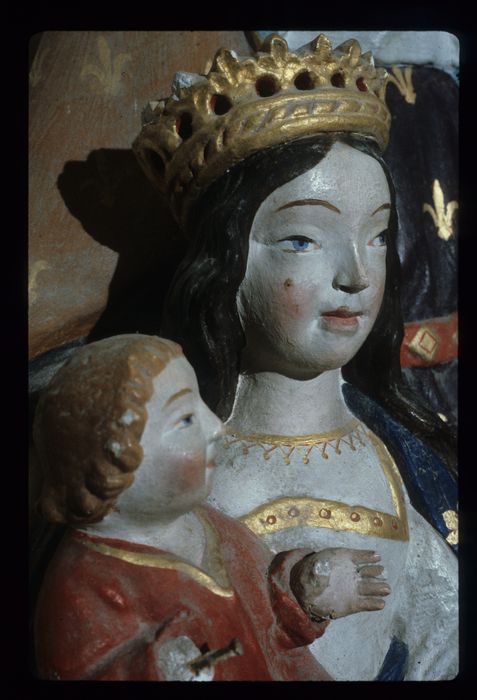 statue : Vierge à l'Enfant, vue partielle