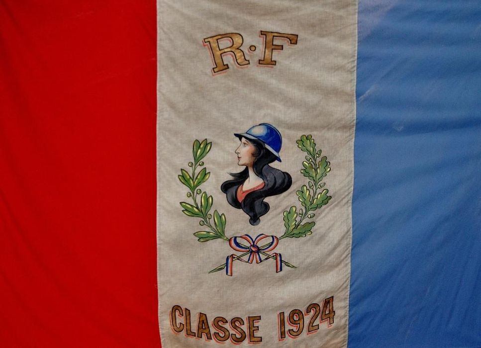 drapeau (drapeau de conscrits) : Classes de 1924, vue générale