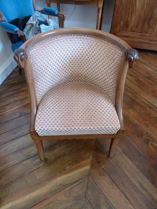 préfecture de l'Indre : fauteuil (fauteuil gondole), vue générale - © Ministère de la Culture (France), Conservation des antiquités et des objets d'art de l'Indre, tous droits réservés 