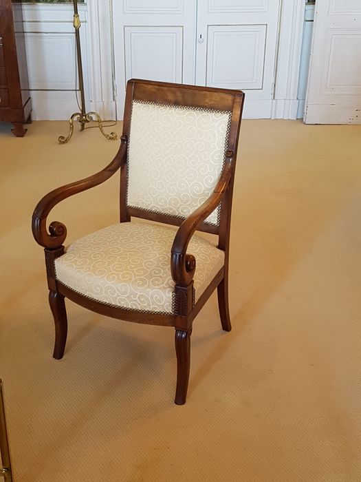 préfecture de l'Indre : fauteuil, vue générale - © Ministère de la Culture (France), Conservation des antiquités et des objets d'art de l'Indre, tous droits réservés 