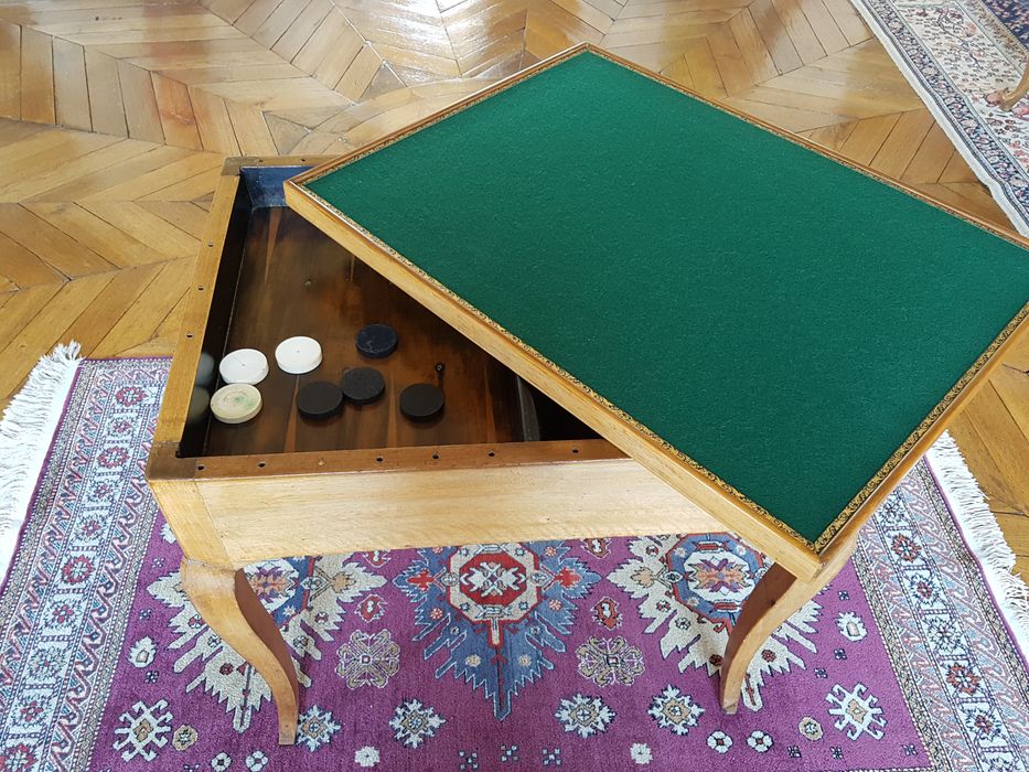 table à jeu (table de tric-trac), vue générale - © Ministère de la Culture (France), Conservation des antiquités et des objets d'art de l'Indre, tous droits réservés 