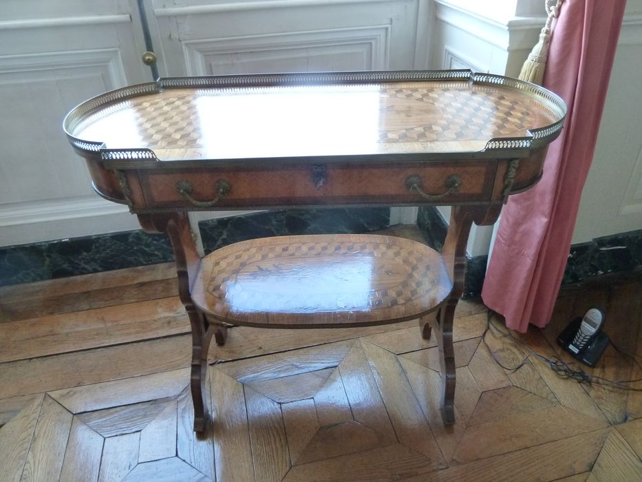 table (table à ceinture), vue générale