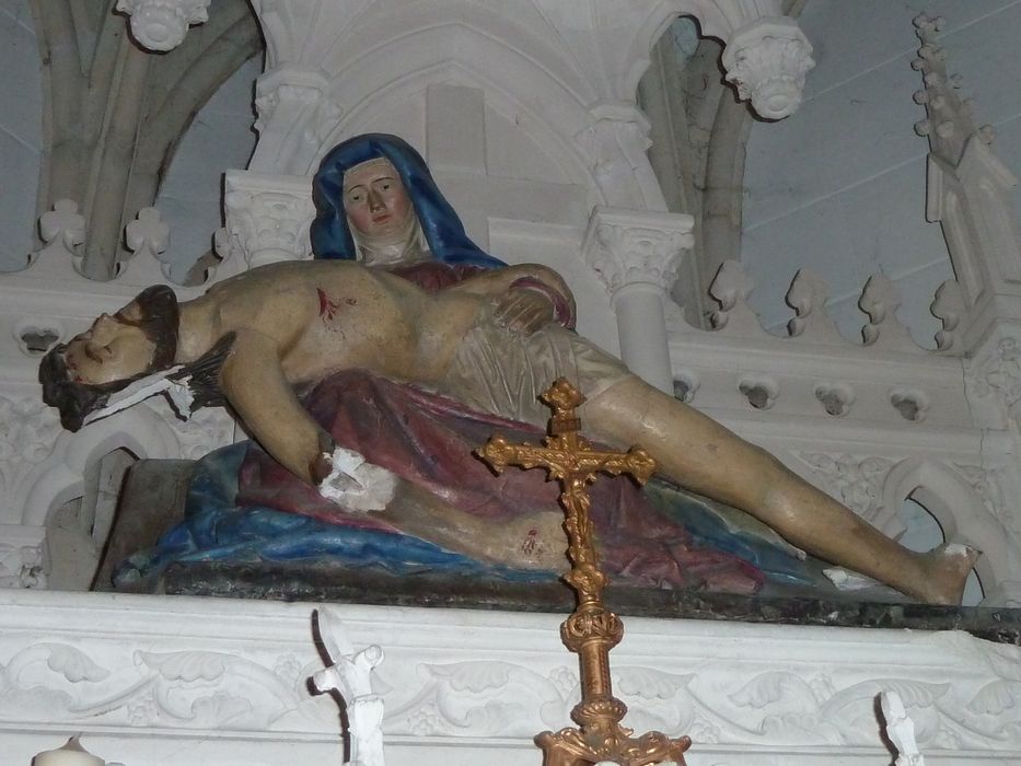 statue : Vierge de Pitié, vue générale