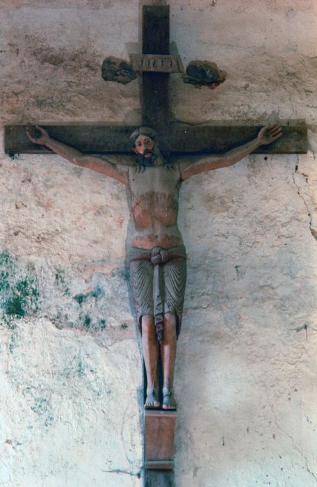 Statue : Christ en croix