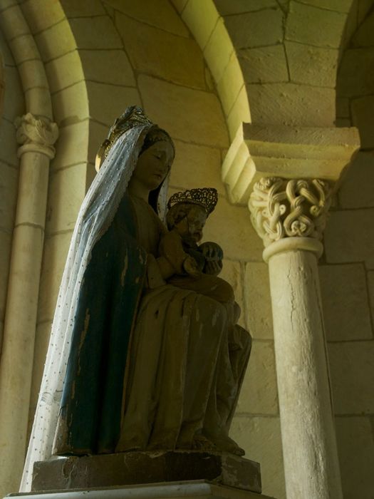 statue : Vierge à l'Enfant, vue générale