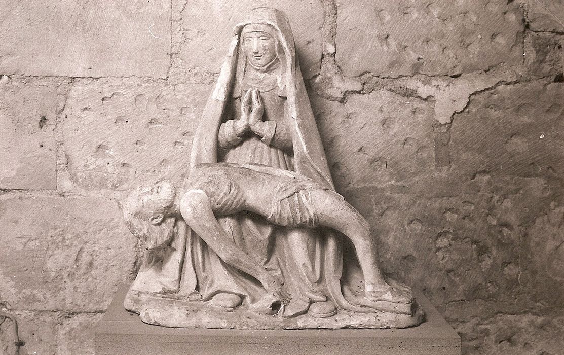 Statue : Vierge de Pitié