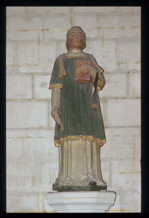 Statue : Saint diacre martyr (Saint Vincent ?)