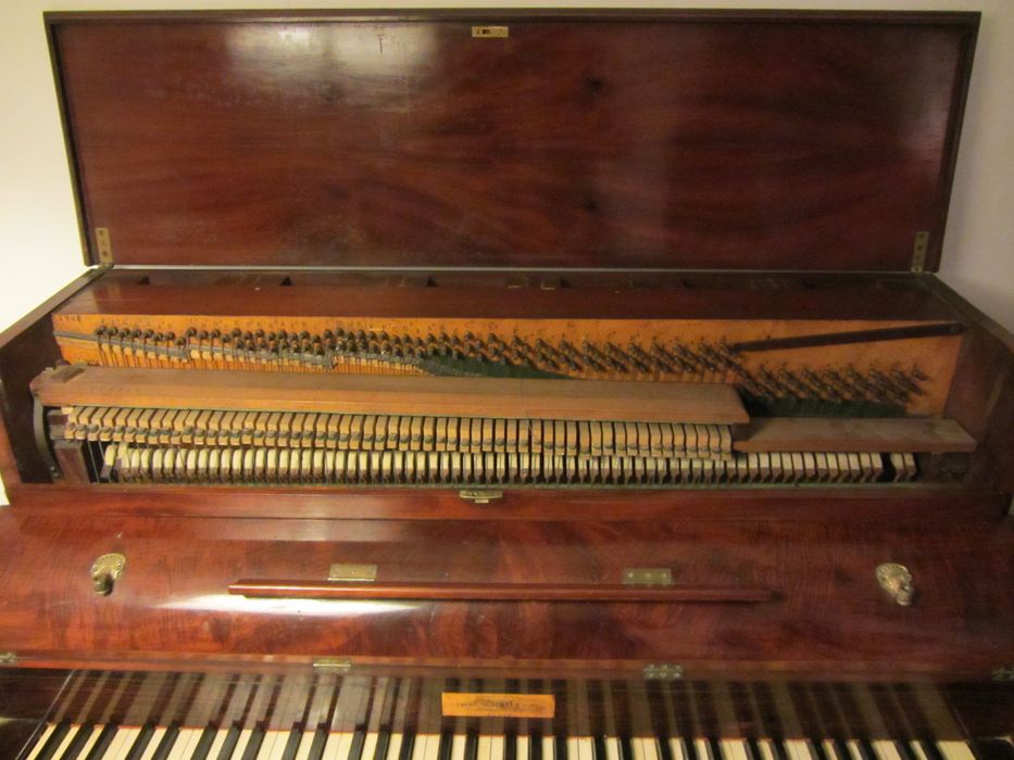 piano (pianino), vue partielle