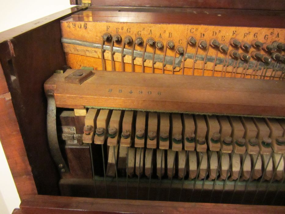 piano (pianino), détail