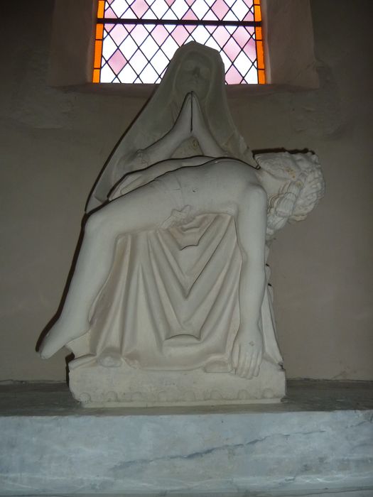 statue : Vierge de Pitié, vue générale