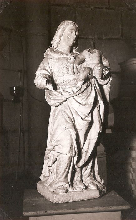 Statue : Vierge à l'Enfant