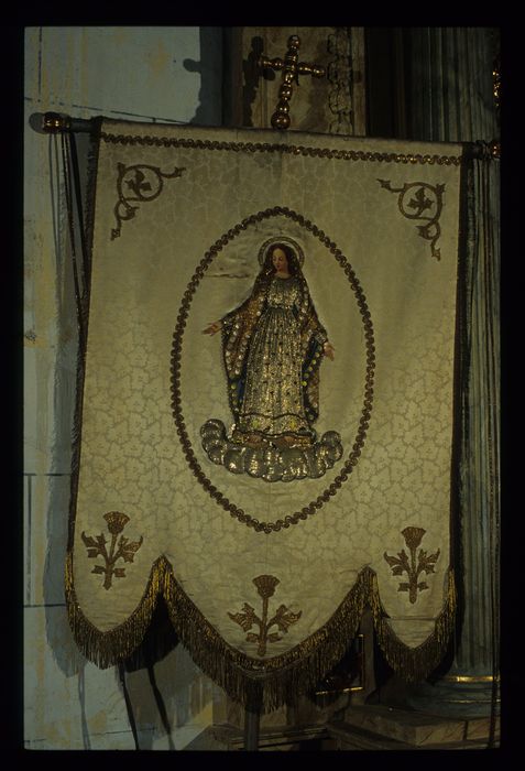 bannière d'église dite de la Vierge : Assomption, vue générale - © Ministère de la Culture (France), Conservation des antiquités et des objets d'art de l'Indre, tous droits réservés 