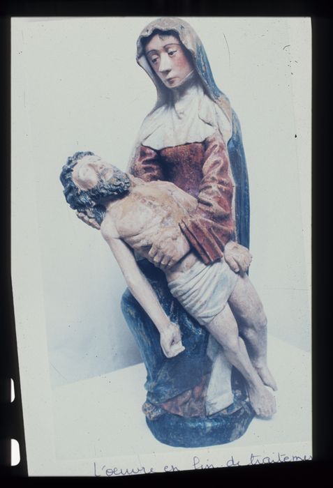 statue : Vierge de Pitié, vue générale - © Ministère de la Culture (France), Conservation des antiquités et des objets d'art de l'Indre – Tous droits réservés 