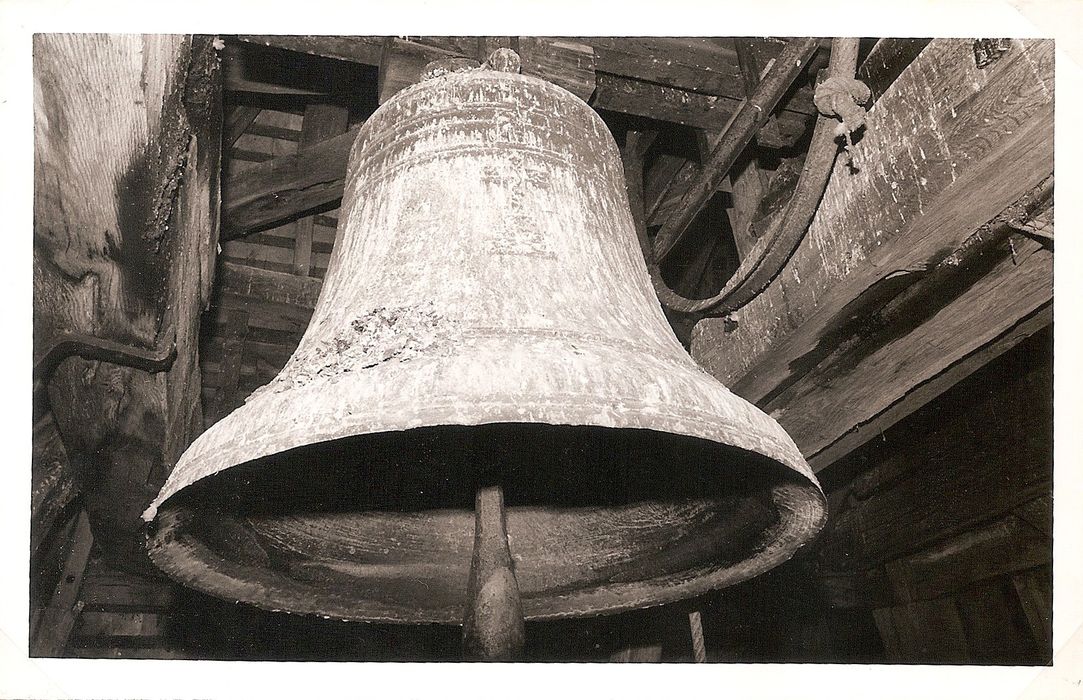 cloche, vue générale - © Ministère de la Culture (France), Conservation des antiquités et des objets d'art de l'Indre, tous droits réservés 
