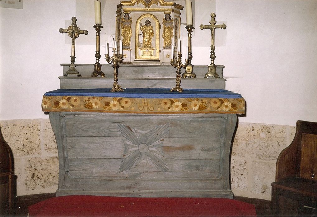 autel tombeau, vue générale - © Ministère de la Culture (France), Conservation des antiquités et des objets d'art de l'Indre, tous droits réservés 