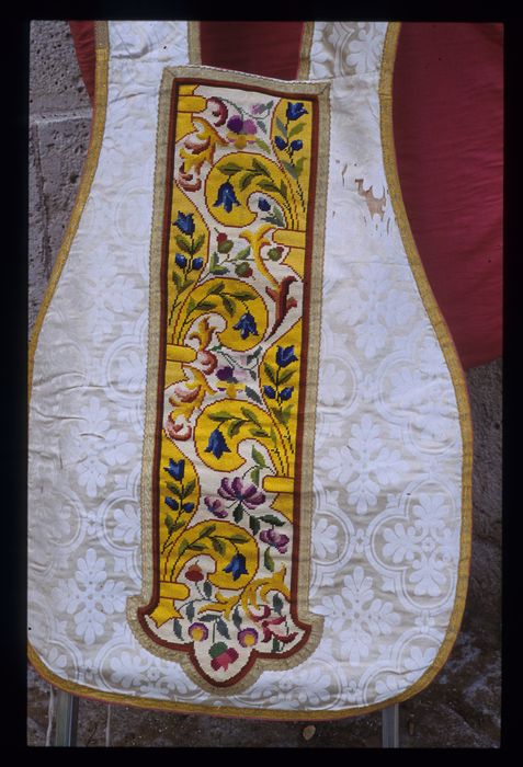 chasuble, vue partielle - © Ministère de la Culture (France), Conservation des antiquités et des objets d'art de l'Indre – Tous droits réservés 