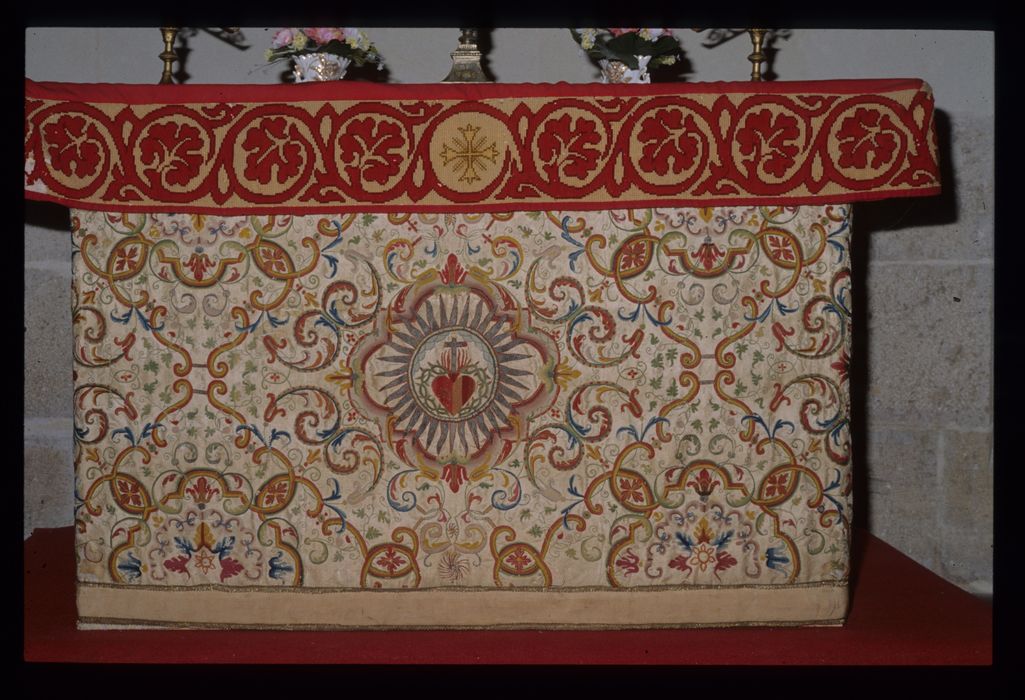 antependium, vue générale - © Ministère de la Culture (France), Conservation des antiquités et des objets d'art de l'Indre, tous droits réservés 