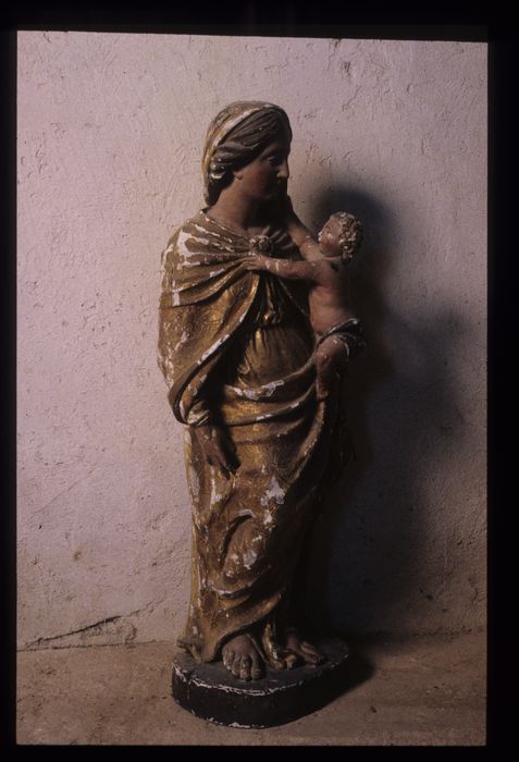 Statue : Vierge à l'Enfant