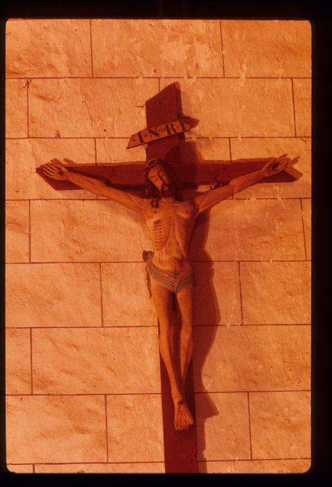 statue : Christ en croix, vue générale - © Ministère de la Culture (France), Conservation des antiquités et des objets d'art de l'Indre – Tous droits réservés 