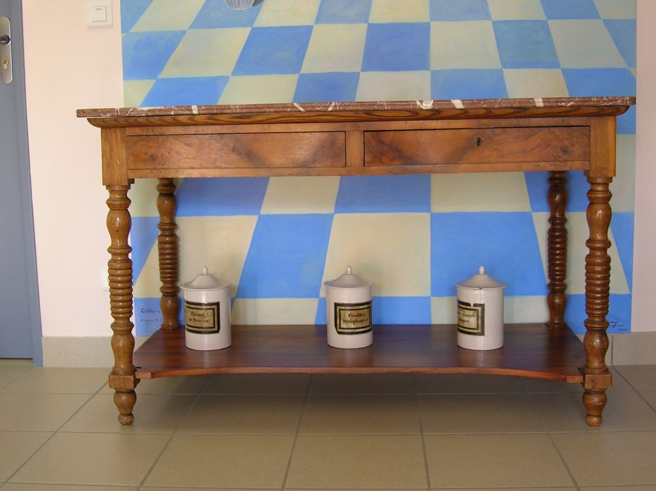 table, vue générale - © Ministère de la Culture (France), Conservation des antiquités et des objets d'art de l'Indre, tous droits réservés 