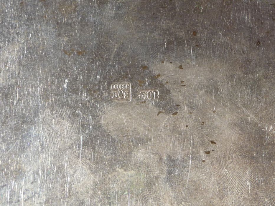 burettes, détail d’un poinçon - © Ministère de la Culture (France), Conservation des antiquités et des objets d'art de l'Indre, tous droits réservés 