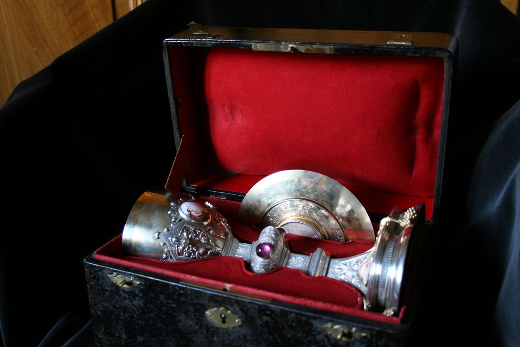 calice et patène, vue générale - © Ministère de la Culture (France), Conservation des antiquités et des objets d'art de l'Indre, tous droits réservés 