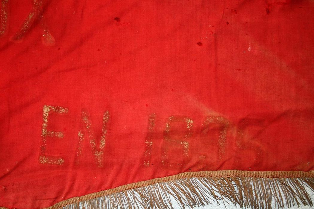 drapeau ou insigne : Union syndicale des ouvriers en bâtiments de Châteauroux fondée en 1895, détail - © Ministère de la Culture (France), Conservation des antiquités et des objets d'art de l'Indre, tous droits réservés 