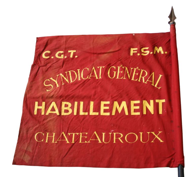 drapeau ou insigne : CGT FSM Syndicat général habillement Châteauroux, vue générale - © Ministère de la Culture (France), Conservation des antiquités et des objets d'art de l'Indre, tous droits réservés 