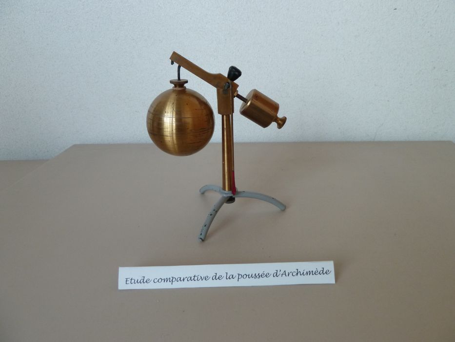 instrument de démonstration en mécanique des fluides (baroscope), vue générale - © Ministère de la Culture (France), Conservation des antiquités et des objets d'art de l'Indre – Tous droits réservés 