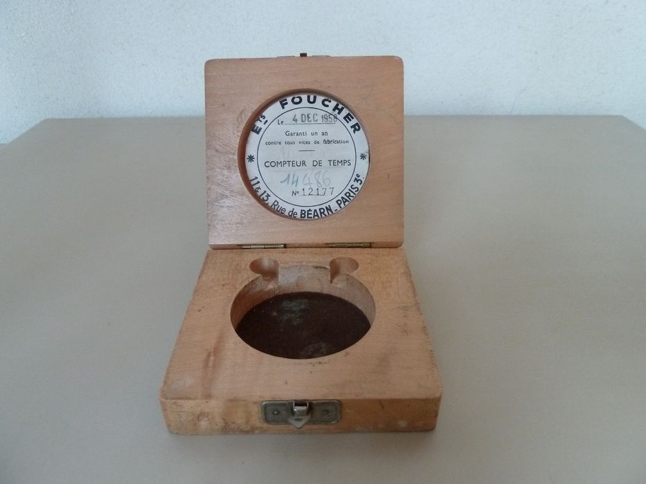 machine à compter (compteur de temps), vue générale - © Ministère de la Culture (France), Conservation des antiquités et des objets d'art de l'Indre, tous droits réservés 