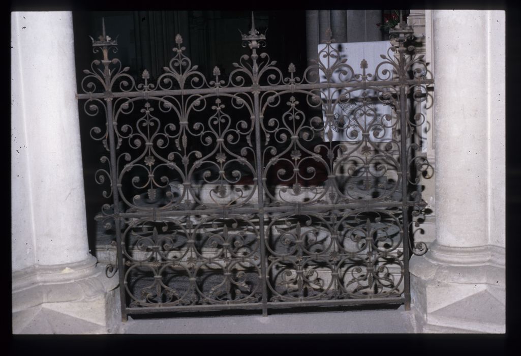 grille du choeur, vue partielle - © Ministère de la Culture (France), Conservation des antiquités et des objets d'art de l'Indre, tous droits réservés 