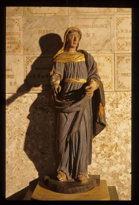 statue : sainte Martyre, vue générale