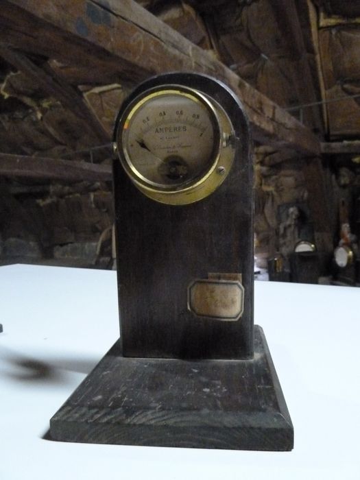 instrument de mesure de forces électromotrices (ampèremètre) (n°2), vue générale - © Ministère de la Culture (France), Conservation des antiquités et des objets d'art de l'Indre, tous droits réservés 