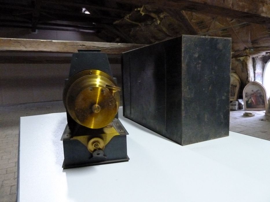 appareil de restitution (appareil de projection) dit lanterne magique, vue générale - © Ministère de la Culture (France), Conservation des antiquités et des objets d'art de l'Indre, tous droits réservés 