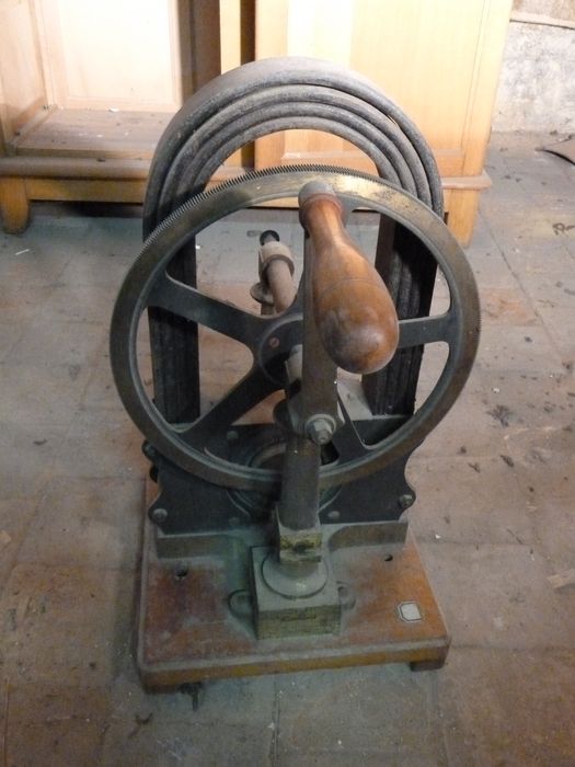 lycée Jean-Giraudoux : générateur électrique continu dit machine de Gramme, vue générale - © Ministère de la Culture (France), Conservation des antiquités et des objets d'art de l'Indre, tous droits réservés 