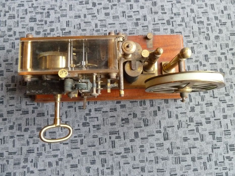 appareil de restitution (récepteur Morse), vue générale - © Ministère de la Culture (France), Conservation des antiquités et des objets d'art de l'Indre, tous droits réservés 