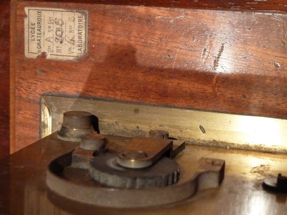 appareil de restitution (récepteur Morse), détail - © Ministère de la Culture (France), Conservation des antiquités et des objets d'art de l'Indre, tous droits réservés 