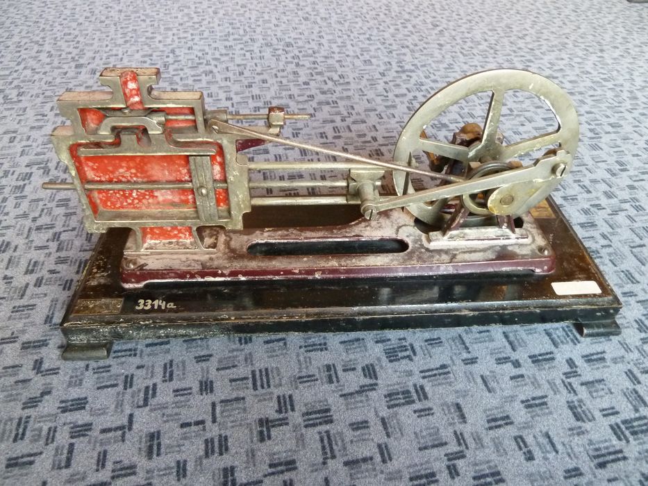 écorché de machine à vapeur à piston, vue générale - © Ministère de la Culture (France), Conservation des antiquités et des objets d'art de l'Indre, tous droits réservés 