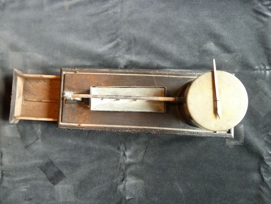 thermomètre (pyromètre à levier), vue générale - © Ministère de la Culture (France), Conservation des antiquités et des objets d'art de l'Indre, tous droits réservés 